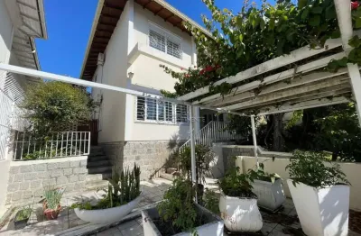 Casa com 4 quartos à venda na rua fritz muller, 165, coqueiros, florianópolis por r$ 3.190.000