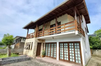 Casa com 3 quartos à venda na rua josé luiz vieira, 675, jardim atlântico, florianópolis por r$ 1.300.000