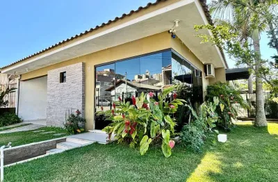 Casa com 3 quartos à venda na rua josé maykot, 30, canto, florianópolis por r$ 1.490.000