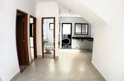 Casa 2 dorm de condomínio com piscina e área gourmet no maracanã