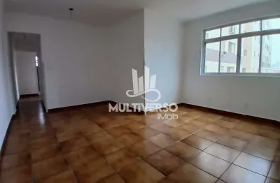 Apartamento 02 dormitórios sendo 01 suíte com dependência de empregada com vaga de garagem demarcada e elevador no campo grande em santos - sp