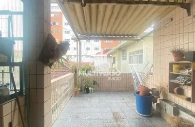 Sobrado à venda, 2 quartos no bairro marapé em santos