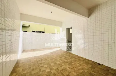 Casa villagio 2 suítes com quintal e garagem fechada no marapé em santos