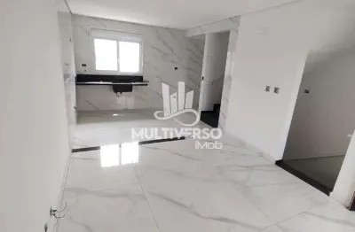 Triplex de 96m² com 2 suítes na guilhermina, praia grande – venda 550.000,00