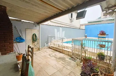 Casa com 3 quartos à venda no Marapé, Santos 