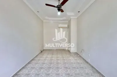 Apartamento padrão 2 dormitórios frente no campo grande em santos