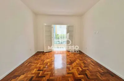 Apartamento 3 dormitórios com sacada reformado no marapé em santos