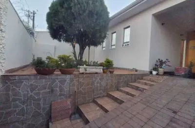 Casa com 3 quartos à venda na Vila Lemos, Bauru 
