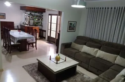 Casa com 3 quartos à venda no Jardim América, Bauru 