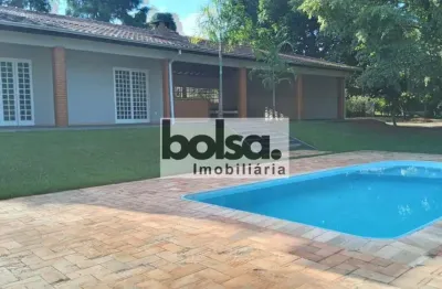 Linda chácara com 2500 m² e área de lazer completa!