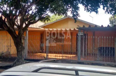 Casa com 6 quartos para alugar no Jardim Santana, Bauru 