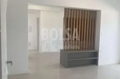 Lindo apartamento com varanda gourmet , completíssimo em armários, ar condicionado , muito bem local