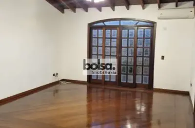 Casa com 3 quartos para alugar no Jardim América, Bauru 