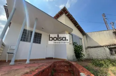 Casa com 2 quartos para alugar na Vila São João da Boa Vista, Bauru 