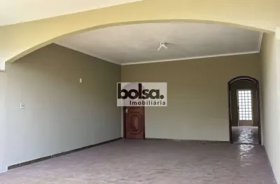 Excelente sobrado muito bem localizado próximo a av. getúlio vargas