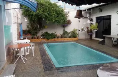 Casa com 3 quartos para alugar na Vila Carolina, Bauru 