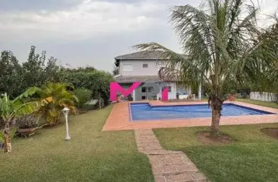 Sobrado a venda no condomínio colinas de inhandjara - itupeva. 314 metros de área construída e 1003 metros de terreno.