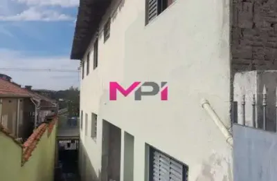 Sobrado com três casas à venda no centro de jundiai/sp.