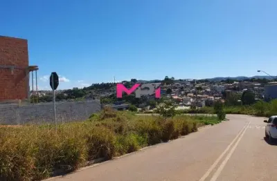 Terreno comercial/residencial de esquina à venda com 275m² e excelente localização divisa Jundiaí e Várzea Paulista.