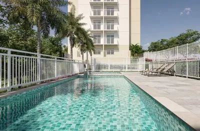 Lindo apartamento 2 dormitórios com varanda na região de interlagos