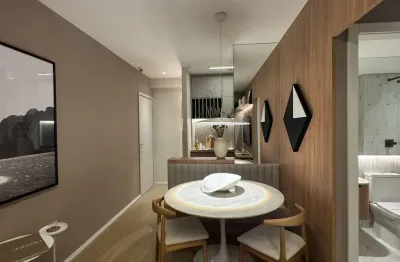 Apartamento com 2 dormitórios , suite e varanda na melhor localização do brás