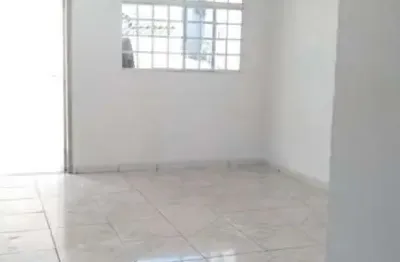 Boa casa à venda com ótimo valor no cj. collor de melo