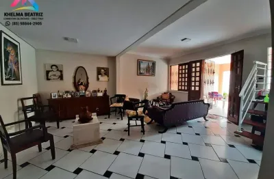 Triplex, 5 suítes, 4 vagas, varanda, quintal, terraço, pode ser transformada em 2 casas