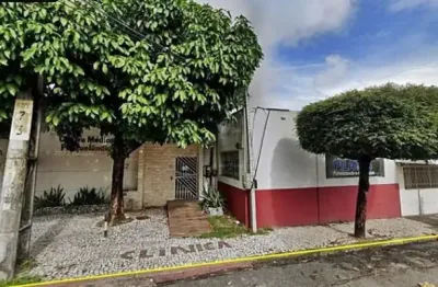 Clínica na parquelândia com 6 consultórios amplos e ponto comercial, vizinho à igreja redonda