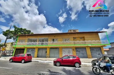 Vendo ampla casa residencial com 6 dormitórios , toda avarandada com pontos comerciais para aluguel