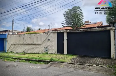Vendo casa toda solta com 3 suítes + gabinete, amplo recuo e quintal, na parquelândia
