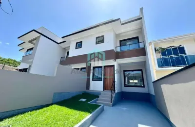 Sobrado à Venda em Potecas, São José: 2 Suítes, 73m², R$440mil