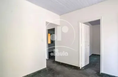 Casa com 2 quartos para alugar na Rua Maracas, 230/232, Vila Pinheirinho, Santo André