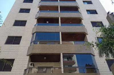 Apto. bairro ocian - praia grande a100 metros da praia proximo a comércios