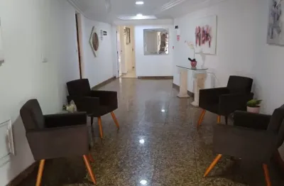 Apto. bairro ocian - praia grande a100 metros da praia proximo a comércios