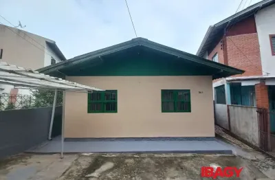 Excelente casa 2 dormitório(s) em capoeiras - florianópolis
