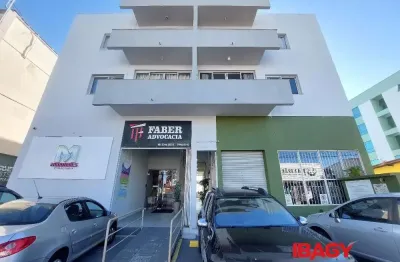 Ponto comercial para alugar na Avenida Leoberto Leal, 640, Barreiros, São José