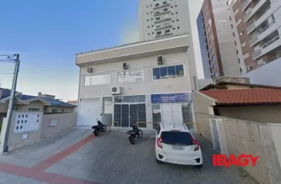 Sala comercial para alugar na Rua Ferrara, 64, Pagani, Palhoça