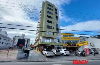 Sala comercial para alugar na Rua José Maria da Luz, 2747, Centro, Palhoça