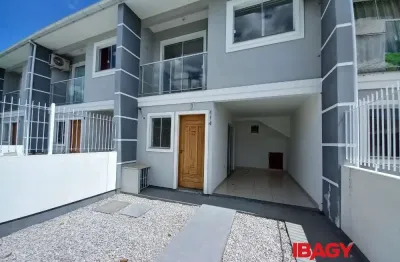 Casa com 2 quartos para alugar na Avenida José Nazareno de Souza, 11, Forquilhas, São José