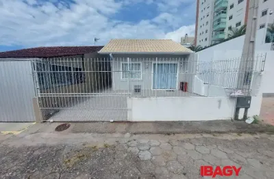 Excelente apartamento 1 dormitório(s) em trindade - florianópolis