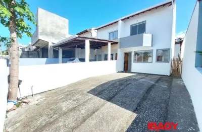 Casa com 2 quartos para alugar na Rua Luci Vilani, 105, Bela Vista, Palhoça