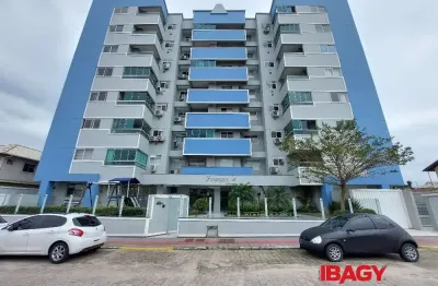 Apartamento com 2 quartos para alugar na Rua Augusto Jorge Brüggemann, 120, Areias, São José