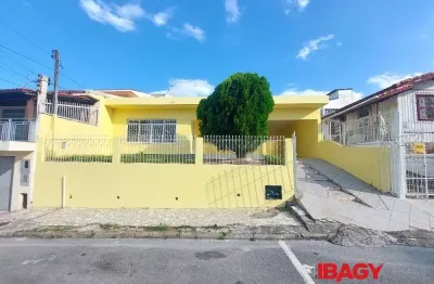 Excelente casa 3 dormitório(s) em jardim cidade de florianópolis - são josé