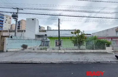 Excelente casa 3 dormitório(s) em estreito - florianópolis