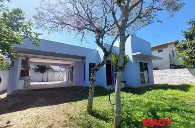 Excelente casa 3 dormitório(s) em rio vermelho - florianópolis