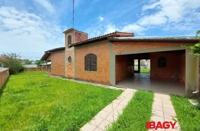 Excelente casa 3 dormitório(s) em canasvieiras - florianópolis