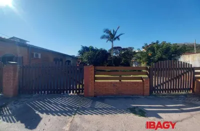 Excelente casa 3 dormitório(s) em campeche - florianópolis