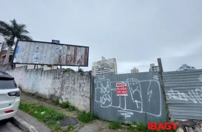 Terreno comercial para alugar na Rua Santo Antônio, 320, Barreiros, São José