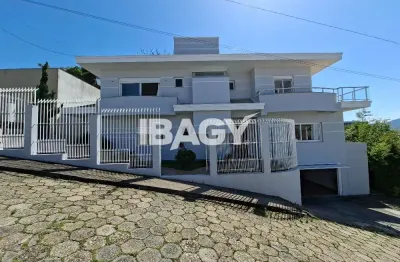 Excelente casa 3 dormitório(s) em coqueiros - florianópolis