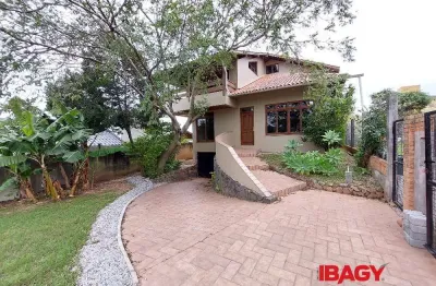 Excelente casa 3 dormitório(s) em campeche - florianópolis